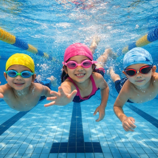Học viên tại Hồ bơi SaLa