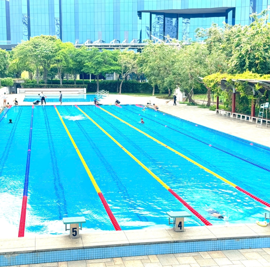 Khuôn Viên Hồ Bơi SaLa